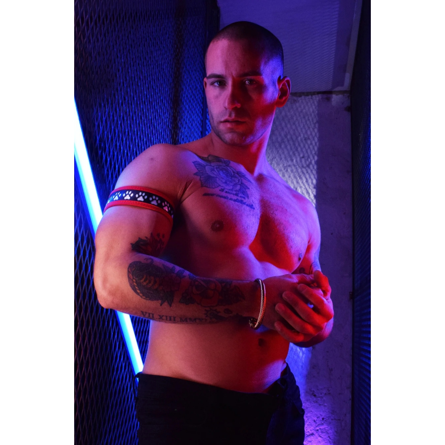 Breedwell Brassard Lumineux POUNDTOWN Rouge 4 Breedwell Brassard Lumineux POUNDTOWN Rouge – Image 4