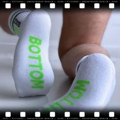 SneakFreaxx Chaussettes SOCKEN NEON Bottom Vert -FÉMINITÉS boutique chaussettes socken neon bottom vert 3