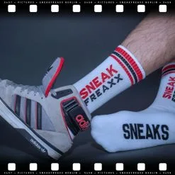 SneakFreaxx Chaussettes SOCKEN NEON Horny Rouge -FÉMINITÉS boutique chaussettes socken neon horny rouge 4