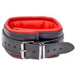 The Red Collier Rembourré En Cuir 3 Anneaux D Rouge -FÉMINITÉS boutique collier rembourre en cuir 3 anneaux d rouge 6