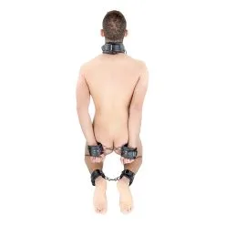 The Red Collier Rembourré En Cuir Avec Anneaux D Noir 19 The Red Collier Rembourré En Cuir Avec Anneaux D Noir -FÉMINITÉS boutique collier rembourre en cuir avec anneaux d noir 1 9