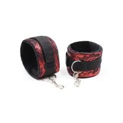 Generique Kit Bondage Collier + Menottes Rouge 7 Generique Kit Bondage Collier + Menottes Rouge -FÉMINITÉS boutique kit bondage collier menottes rouge 3