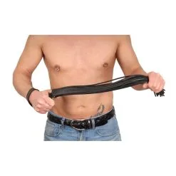 The Red Martinet En Cuir 46 Brins Avec Poignée 75cm -FÉMINITÉS boutique martinet en cuir 46 brins avec poignee 75cm 4