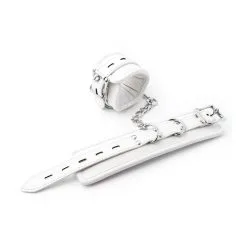 BDSMaster Menottes De Poignets CUFF BOMB Blanches -FÉMINITÉS boutique menottes de poignets cuff bomb blanches 4