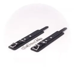 Kiotos Menottes De Poignets En Silicone DELUXE Noir -FÉMINITÉS boutique menottes de poignets en silicone deluxe noir 2