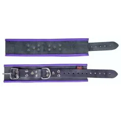 The Red Menottes En Cuir Pour Chevilles Noir-Violet 12 The Red Menottes En Cuir Pour Chevilles Noir-Violet -FÉMINITÉS boutique menottes en cuir pour chevilles noir violet 3