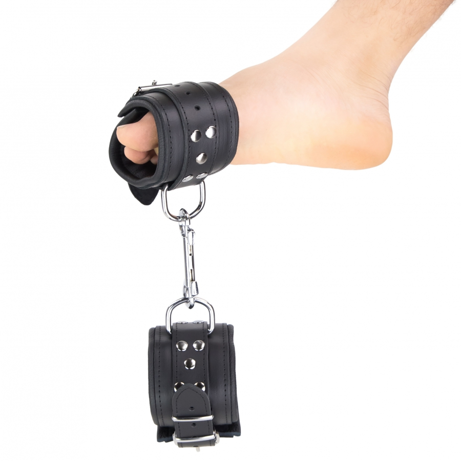 The Red Menottes En Cuir Rembourrées Pour Chevilles Noir 6 The Red Menottes En Cuir Rembourrées Pour Chevilles Noir – Image 6