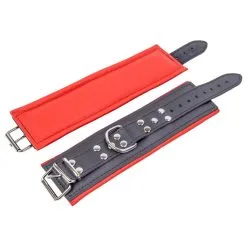 The Red Menottes En Cuir Rembourrées Pour Poignets Noir-Rouge -FÉMINITÉS boutique menottes en cuir rembourrees pour poignets noir rouge 2