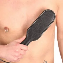 The Red Paddle En Cuir Avec Rebords Bombés 31 X 7 Cm -FÉMINITÉS boutique paddle en cuir avec rebords bombes 31 x 7 cm 4