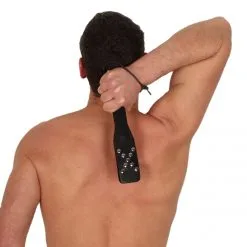 The Red Paddle En Cuir Avec Rivets Métal 25cm -FÉMINITÉS boutique paddle en cuir avec rivets metal 25cm 2