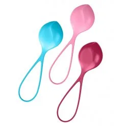 Satisfyer Set De 3 Boules De Geisha - 3.8 Cm -FÉMINITÉS boutique set de 3 boules de geisha 126 x 38 cm 3