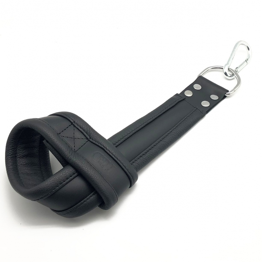 The Red Suspension En Cuir - Mains-Pieds 3 The Red Suspension En Cuir - Mains-Pieds – Image 3