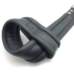 The Red Suspension En Cuir - Mains-Pieds 7 The Red Suspension En Cuir - Mains-Pieds -FÉMINITÉS boutique suspension en cuir mains pieds 3